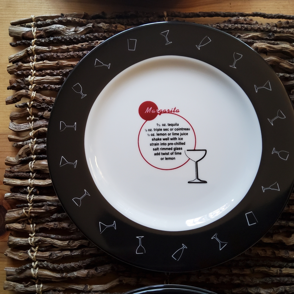 Pottery Barn Retro Salad Appetizer Plates.  Set Of 6 EUC - Picture 5 of 11
